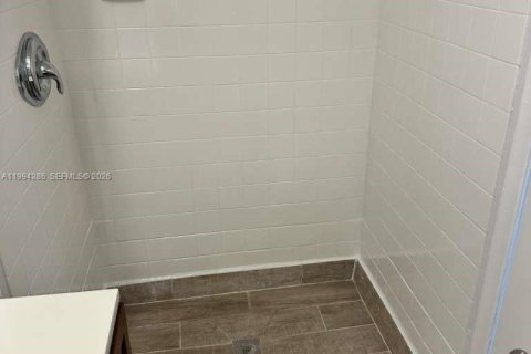 Condominio en venta en Pembroke Pines, Florida, 2 dormitorios, 73.11 m2 № 2055891 - foto 21