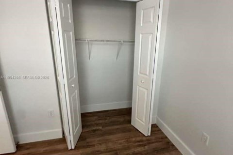 Condominio en venta en Pembroke Pines, Florida, 2 dormitorios, 73.11 m2 № 2055891 - foto 23