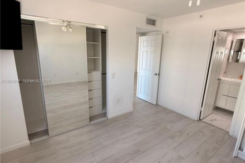 Copropriété à louer à Miami Beach, Floride: 1 chambre, 62.8 m2 № 1983610 - photo 16