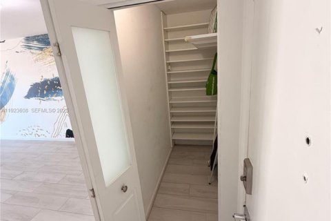 Copropriété à louer à Miami Beach, Floride: 1 chambre, 62.8 m2 № 1983610 - photo 9