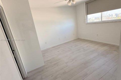 Copropriété à louer à Miami Beach, Floride: 1 chambre, 62.8 m2 № 1983610 - photo 14