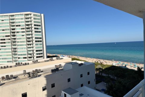 Copropriété à louer à Miami Beach, Floride: 1 chambre, 62.8 m2 № 1983610 - photo 1