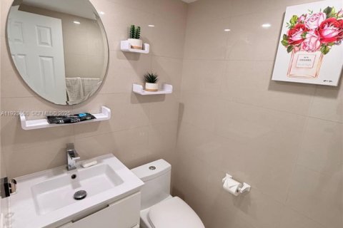 Copropriété à louer à Miami Beach, Floride: 1 chambre, 62.8 m2 № 1983610 - photo 10