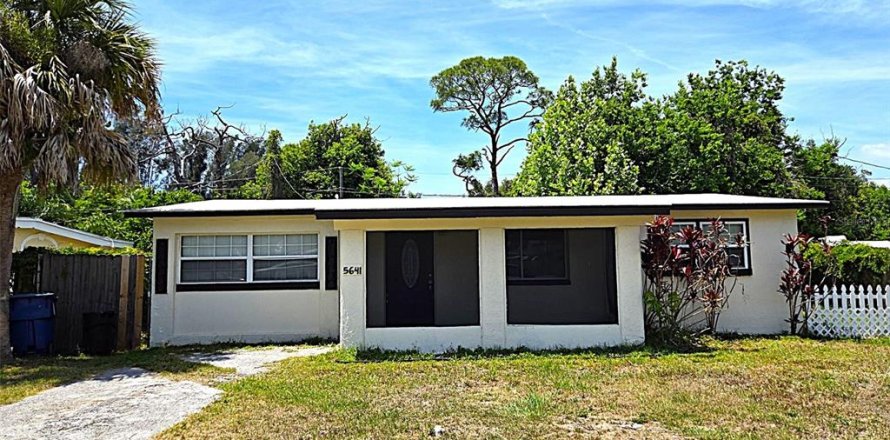 House in Pinellas Park, Florida 3 bedrooms, 99.03 sq.m. № 2114469