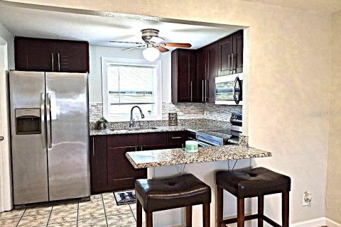 House in Pinellas Park, Florida 3 bedrooms, 99.03 sq.m. № 2114469 - photo 8
