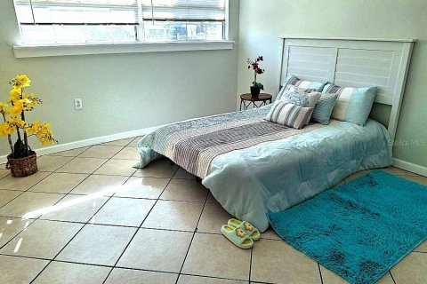 House in Pinellas Park, Florida 3 bedrooms, 99.03 sq.m. № 2114469 - photo 23
