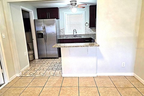 House in Pinellas Park, Florida 3 bedrooms, 99.03 sq.m. № 2114469 - photo 9