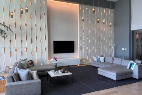 Condo in Miami, Florida, 2 bedrooms  № 2038572 - photo 14