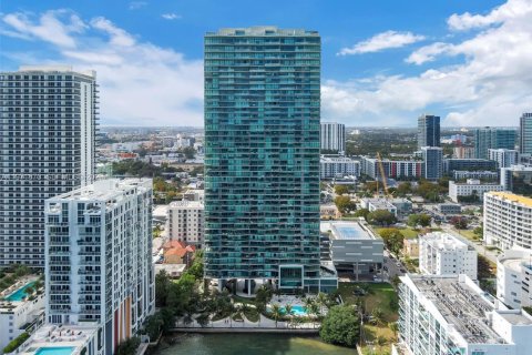 Condo in Miami, Florida, 2 bedrooms  № 2038572 - photo 18