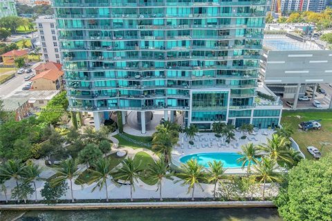 Condo in Miami, Florida, 2 bedrooms  № 2038572 - photo 16