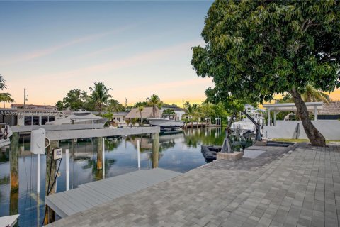 Casa en venta en North Miami, Florida, 3 dormitorios, 256.41 m2 № 2289456 - foto 24