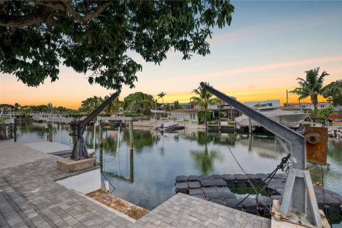 Casa en venta en North Miami, Florida, 3 dormitorios, 256.41 m2 № 2289456 - foto 23