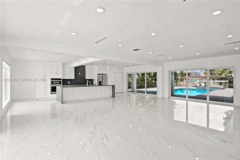 Casa en venta en North Miami, Florida, 3 dormitorios, 256.41 m2 № 2289456 - foto 5