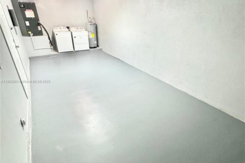 Propiedad comercial en venta en Fort Lauderdale, Florida, 168.25 m2 № 2089025 - foto 12