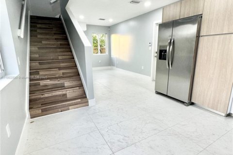 Propiedad comercial en venta en Fort Lauderdale, Florida, 168.25 m2 № 2089025 - foto 9