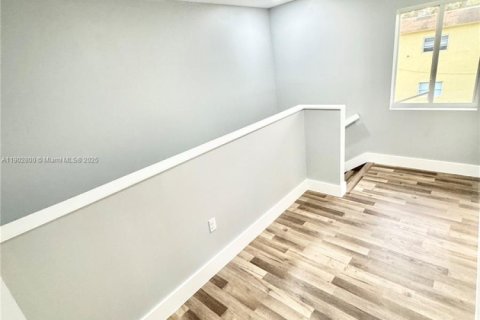 Propiedad comercial en venta en Fort Lauderdale, Florida, 168.25 m2 № 2089025 - foto 14