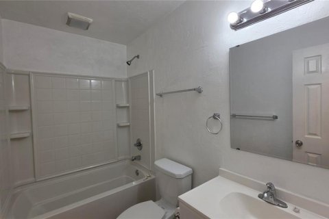 Villa ou maison à louer à Gainesville, Floride: 3 chambres, 103.68 m2 № 2322774 - photo 13