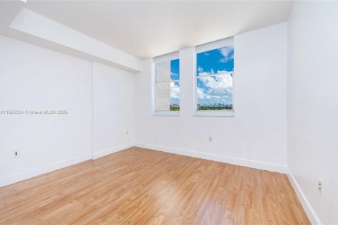 Condominio en venta en Coral Gables, Florida, 2 dormitorios, 99.03 m2 № 1855146 - foto 25