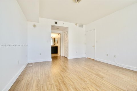 Condominio en venta en Coral Gables, Florida, 2 dormitorios, 99.03 m2 № 1855146 - foto 8