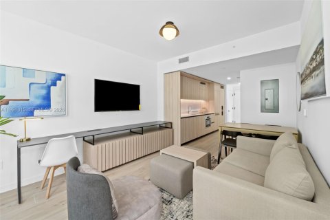 Condo in Miami, Florida, 2 bedrooms  № 1995071 - photo 8