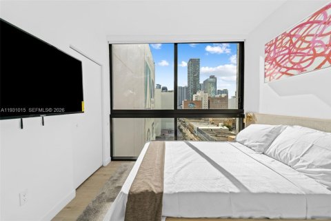 Condo in Miami, Florida, 2 bedrooms  № 1995071 - photo 13