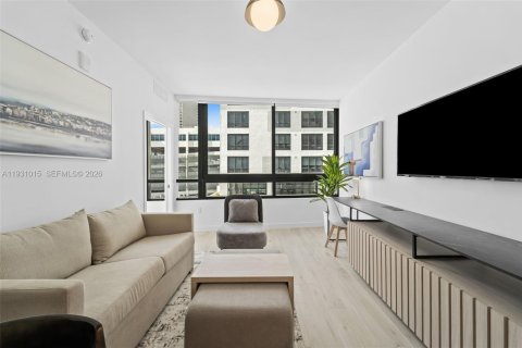 Condo in Miami, Florida, 2 bedrooms  № 1995071 - photo 7