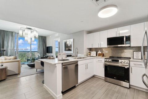 Condo in Hollywood, Florida, 1 bedroom  № 1692543 - photo 7