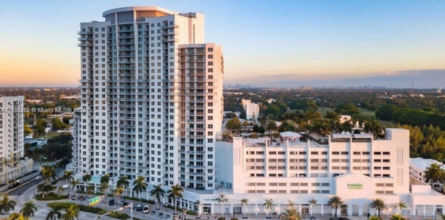 Condo in Hollywood, Florida, 1 bedroom № 1692543