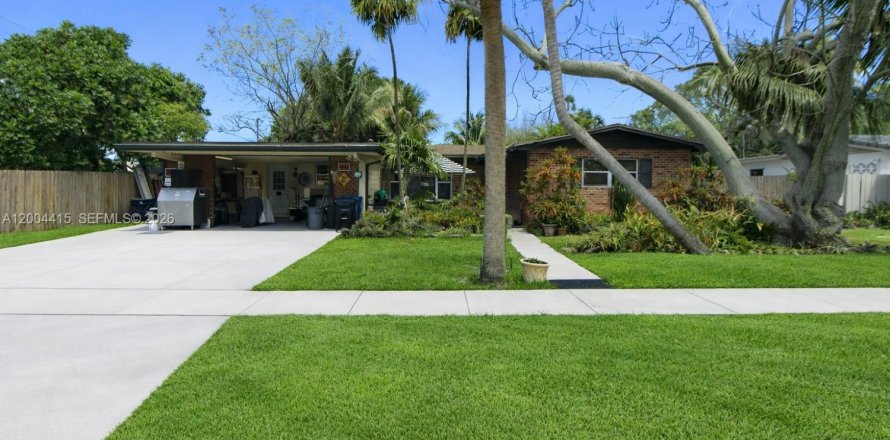 House in Fort Lauderdale, Florida 3 bedrooms, 139.17 sq.m. № 2069524