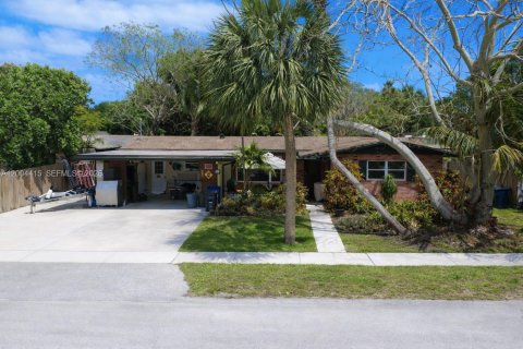 House in Fort Lauderdale, Florida 3 bedrooms, 139.17 sq.m. № 2069524 - photo 2