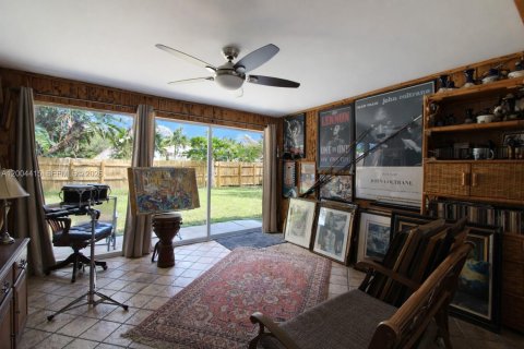 House in Fort Lauderdale, Florida 3 bedrooms, 139.17 sq.m. № 2069524 - photo 17