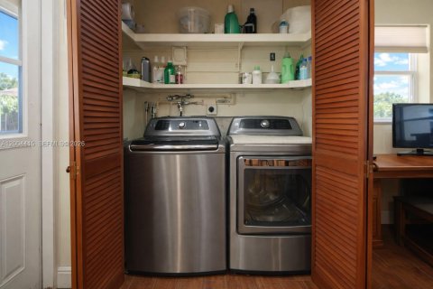 House in Fort Lauderdale, Florida 3 bedrooms, 139.17 sq.m. № 2069524 - photo 30