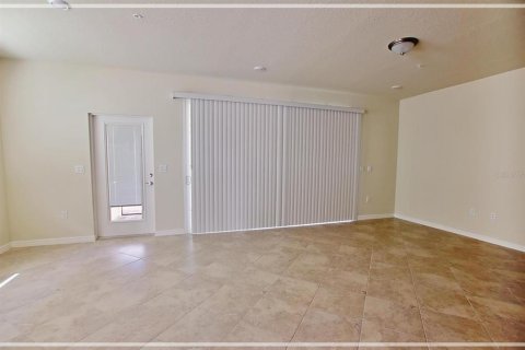 Townhouse in Clermont, Florida 5 bedrooms, 211.91 sq.m. № 1780619 - photo 11