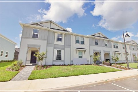 Townhouse in Clermont, Florida 5 bedrooms, 211.91 sq.m. № 1780619 - photo 3