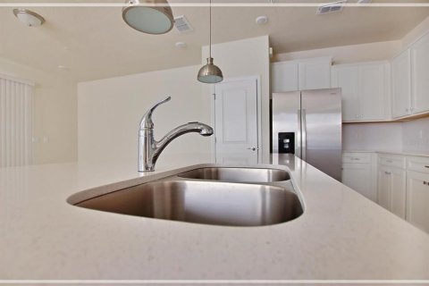 Townhouse in Clermont, Florida 5 bedrooms, 211.91 sq.m. № 1780619 - photo 15