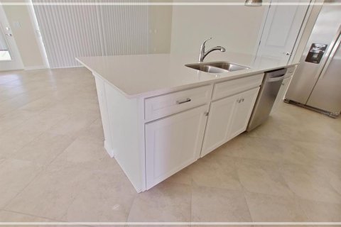 Townhouse in Clermont, Florida 5 bedrooms, 211.91 sq.m. № 1780619 - photo 14