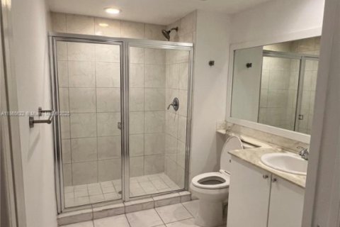 Condo in Aventura, Florida, 2 bedrooms № 2017027 - photo 13