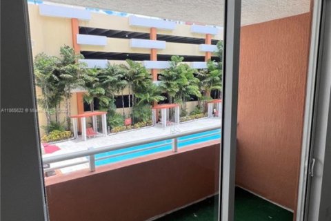 Condo in Aventura, Florida, 2 bedrooms № 2017027 - photo 28