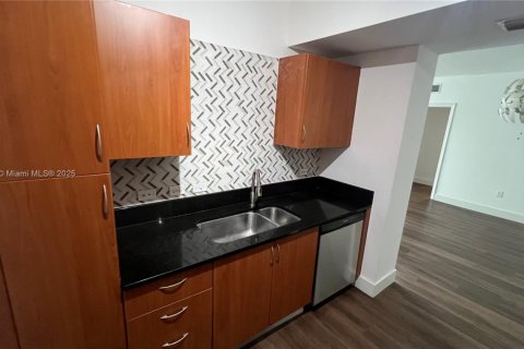 Condo in Aventura, Florida, 2 bedrooms № 2017027 - photo 12