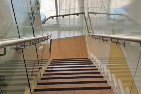 Condo in Aventura, Florida, 2 bedrooms № 2017027 - photo 24