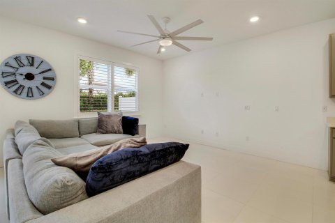 Townhouse in Stuart, Florida 3 bedrooms, 183.39 sq.m. № 2392654 - photo 15