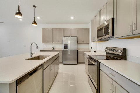 Townhouse in Stuart, Florida 3 bedrooms, 183.39 sq.m. № 2392654 - photo 3