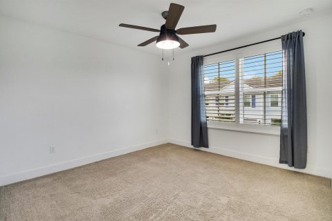 Townhouse in Stuart, Florida 3 bedrooms, 183.39 sq.m. № 2392654 - photo 27