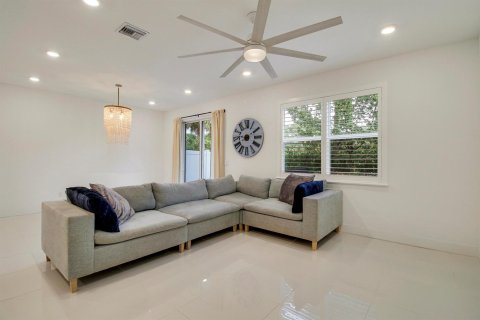 Townhouse in Stuart, Florida 3 bedrooms, 183.39 sq.m. № 2392654 - photo 16