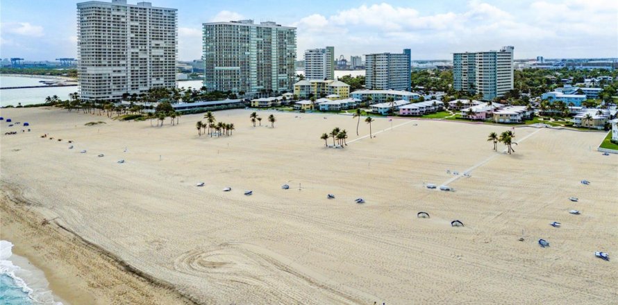 Condominio en Fort Lauderdale, Florida, 1 dormitorio  № 2184444