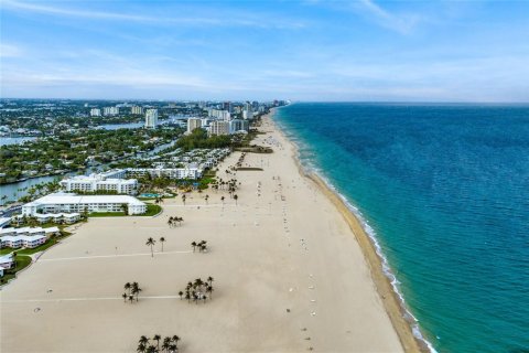 Condominio en venta en Fort Lauderdale, Florida, 1 dormitorio, 74.79 m2 № 2184444 - foto 3