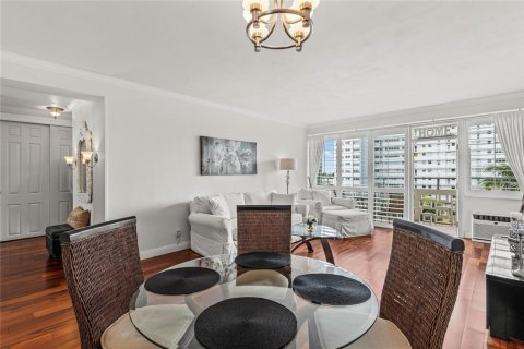 Condominio en venta en Fort Lauderdale, Florida, 1 dormitorio, 74.79 m2 № 2184444 - foto 20