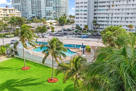 Condominio en venta en Fort Lauderdale, Florida, 1 dormitorio, 74.79 m2 № 2184444 - foto 28