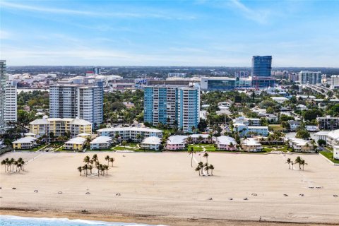 Condominio en venta en Fort Lauderdale, Florida, 1 dormitorio, 74.79 m2 № 2184444 - foto 4