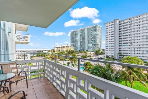 Condominio en venta en Fort Lauderdale, Florida, 1 dormitorio, 74.79 m2 № 2184444 - foto 25